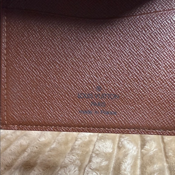 Louis Vuitton Brown and Gold Monogram Card Holder - Picture 4 of 8